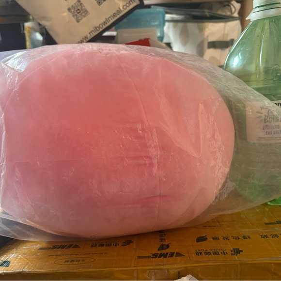 Giant Pink Kirby Plush Toy - Picture 3 of 4